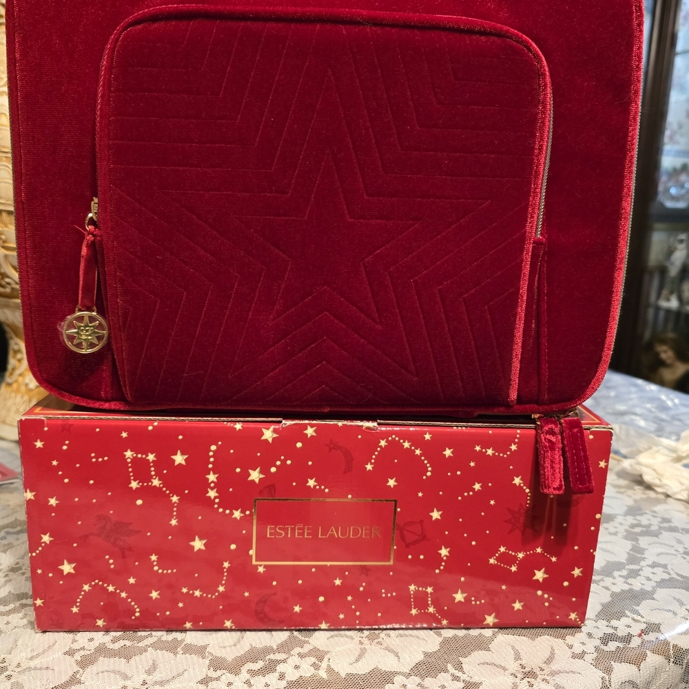 Estee Lauder Red Cosmetic Bag NIB - Picture 1 of 3